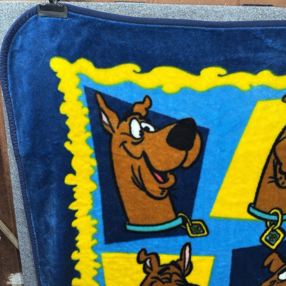 Vintage 2000s Scooby-Doo Plush Fleece Throw Blanket Cartoon Network 50”x60” HTF - Picture 2 of 11